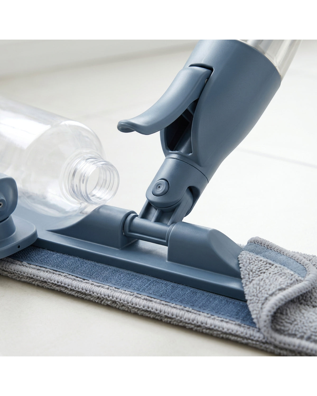 Kmxwp Flat Spray Mop with 600 ml Bottle and Two Pads Slate Blue - Detail view